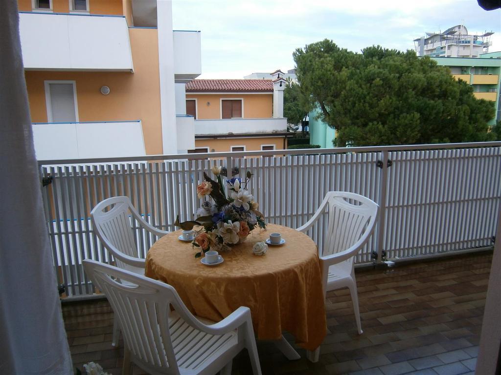 Tiepolo Apartment Бибионе Екстериор снимка