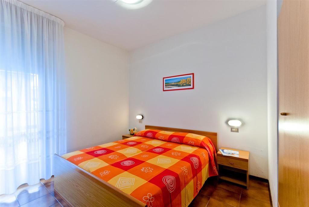 Tiepolo Apartment Бибионе Екстериор снимка