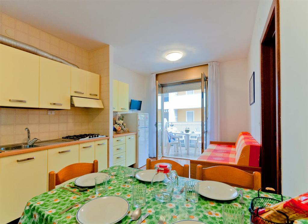 Tiepolo Apartment Бибионе Екстериор снимка