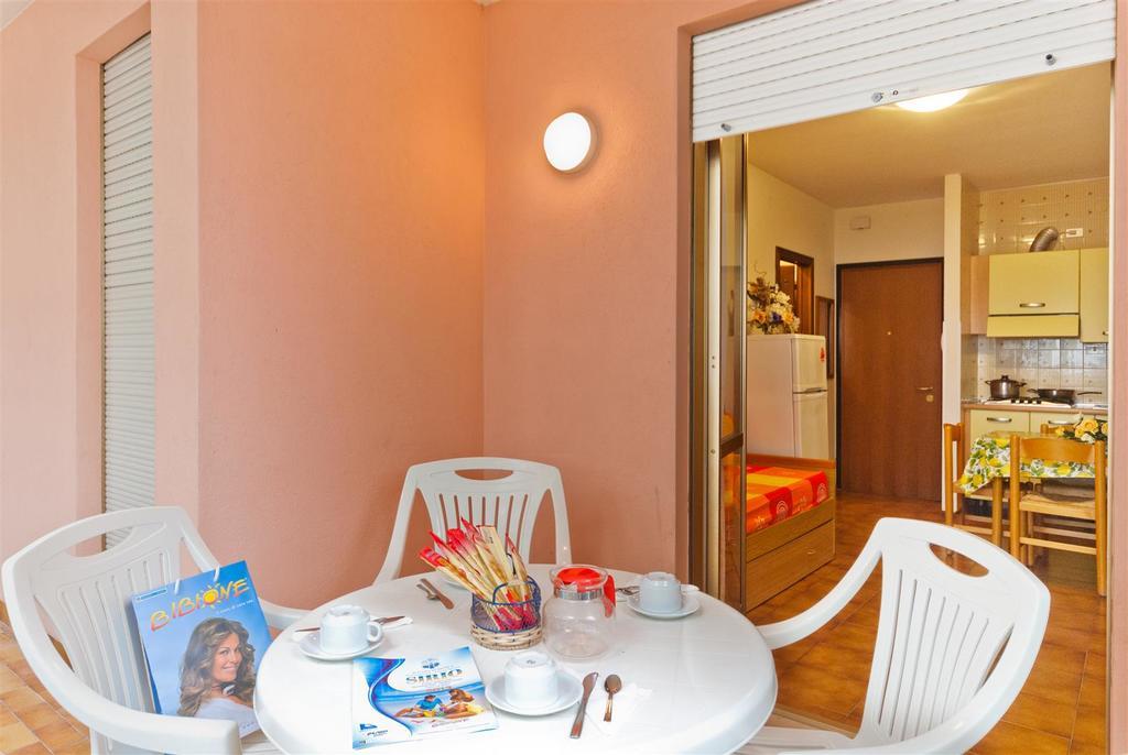 Tiepolo Apartment Бибионе Екстериор снимка