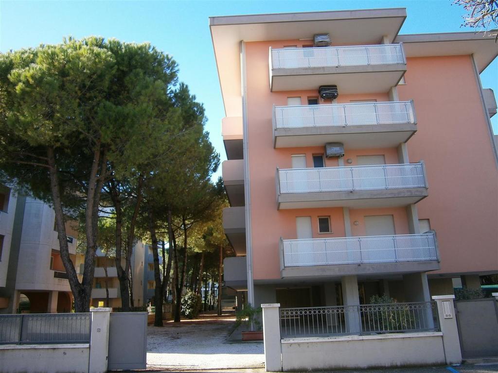 Tiepolo Apartment Бибионе Екстериор снимка
